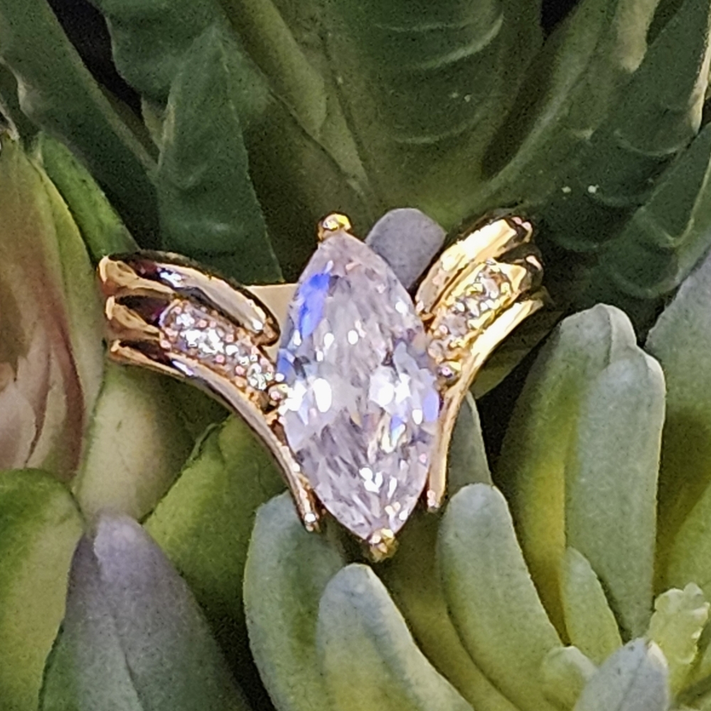 Marquise / Round cut synthetic zirconia Ring